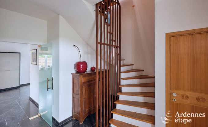 Charmantes Ferienhaus f�r 6 Personen in Han-sur-Lesse mit privater Terrasse am Wasser