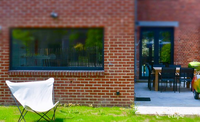 Gerumiges Ferienhaus in Han-sur-Lesse fr 8 Personen mit 4 Schlafzimmern, privatem Garten und Terrasse