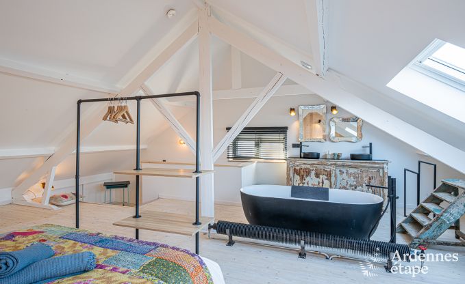 Gerumiges Ferienhaus in Han-sur-Lesse fr 8 Personen mit 4 Schlafzimmern, privatem Garten und Terrasse