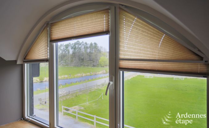 Ger�umiges Ferienhaus bestehend aus zwei miteinander verbundenen Geb�uden  in Han-sur-Lesse f�r 13 Personen mit Hallenbad