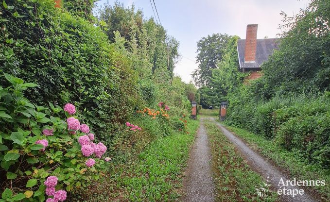 Luxuri�ses Herrenhaus f�r 12 Personen an der Maas in Hasti�re mit Privatgarten und 4 Badezimmern