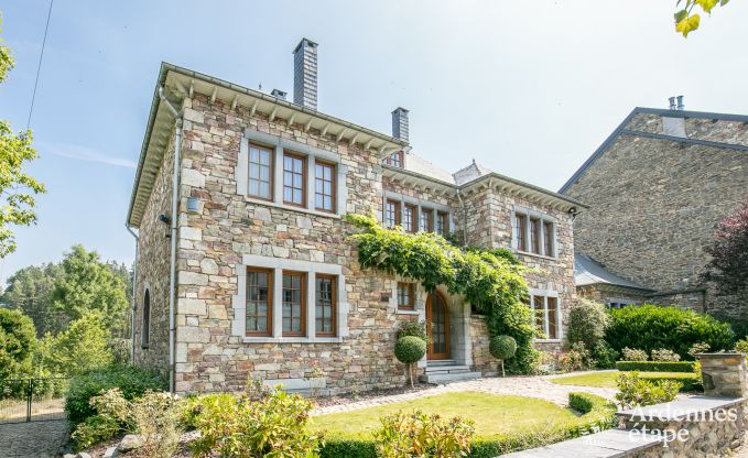 Luxusvilla im Herzen von Houffalize: Ferienhaus fr 24 Personen mit Sauna, Jacuzzi und Spielzimmer in den Ardennen