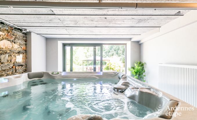 Luxusvilla im Herzen von Houffalize: Ferienhaus fr 24 Personen mit Sauna, Jacuzzi und Spielzimmer in den Ardennen