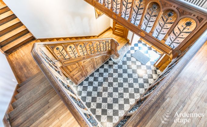 Luxusvilla im Herzen von Houffalize: Ferienhaus fr 24 Personen mit Sauna, Jacuzzi und Spielzimmer in den Ardennen