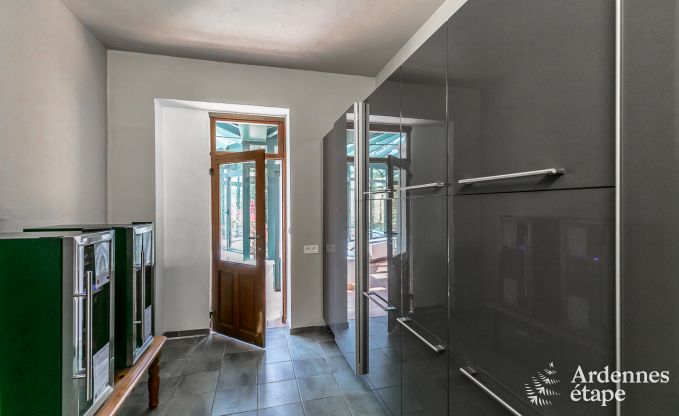 Luxusvilla im Herzen von Houffalize: Ferienhaus fr 24 Personen mit Sauna, Jacuzzi und Spielzimmer in den Ardennen