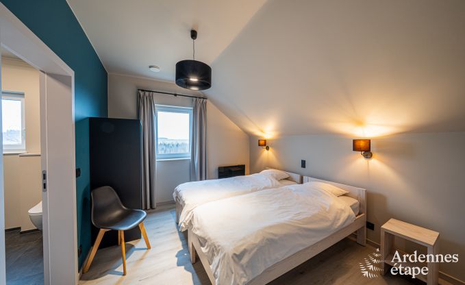 Luxusvilla in Houffalize: Unterkunft fr 22 Personen mit Pool, Sauna und Garten in den Ardennen