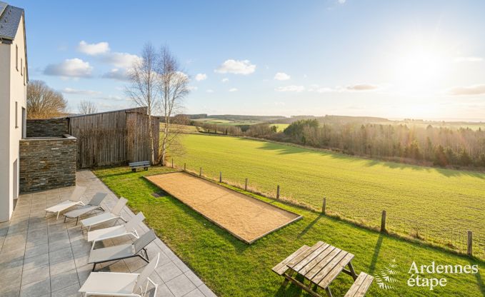Luxusvilla in Houffalize: Unterkunft fr 22 Personen mit Pool, Sauna und Garten in den Ardennen