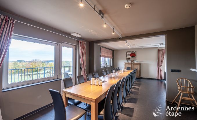 Luxusvilla in Houffalize: Unterkunft fr 22 Personen mit Pool, Sauna und Garten in den Ardennen
