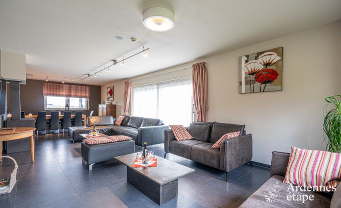 Luxusvilla in Houffalize: Unterkunft fr 22 Personen mit Pool, Sauna und Garten in den Ardennen