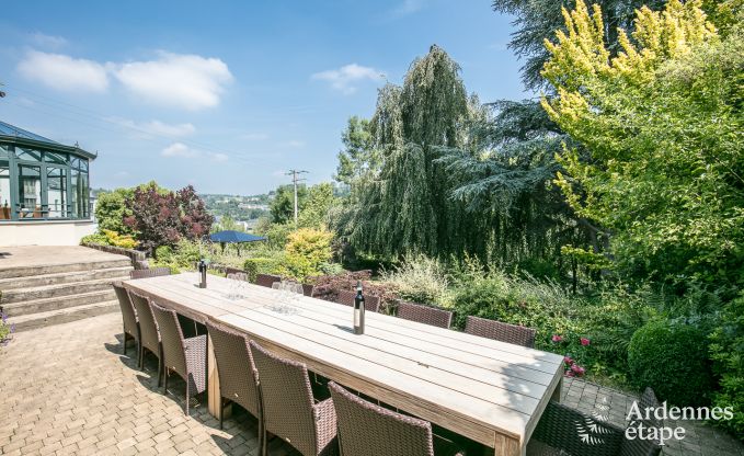 Luxusvilla im Herzen von Houffalize: Ferienhaus fr 24 Personen mit Sauna, Jacuzzi und Spielzimmer in den Ardennen
