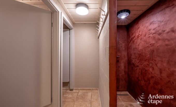 Luxusvilla in Houffalize: Unterkunft f�r 18 Personen mit Pool, Sauna und privatem Garten in den Ardennen