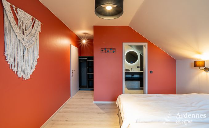 Luxusvilla in Houffalize: Unterkunft f�r 18 Personen mit Pool, Sauna und privatem Garten in den Ardennen