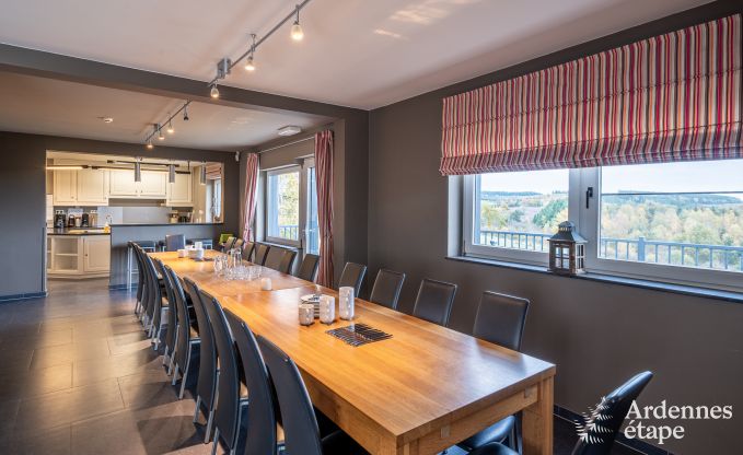 Luxusvilla in Houffalize: Unterkunft f�r 18 Personen mit Pool, Sauna und privatem Garten in den Ardennen
