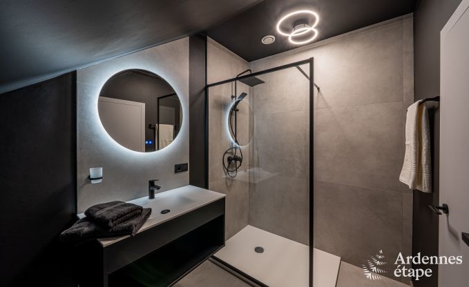 Luxusvilla in Houffalize: Unterkunft f�r 18 Personen mit Pool, Sauna und privatem Garten in den Ardennen
