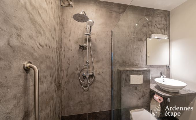 Luxusvilla in Houffalize: Unterkunft f�r 18 Personen mit Pool, Sauna und privatem Garten in den Ardennen