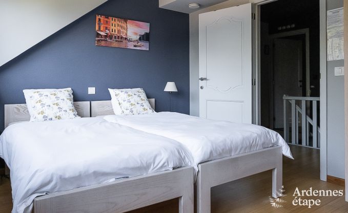 Luxusvilla in Houffalize: Unterkunft f�r 18 Personen mit Pool, Sauna und privatem Garten in den Ardennen