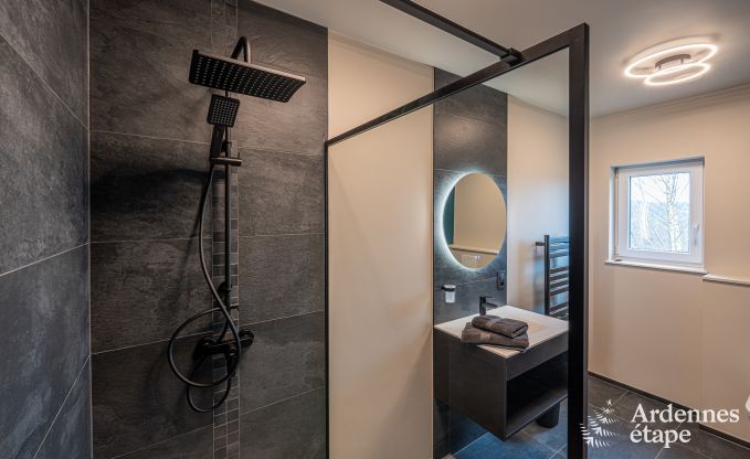 Luxusvilla in Houffalize: Unterkunft f�r 18 Personen mit Pool, Sauna und privatem Garten in den Ardennen