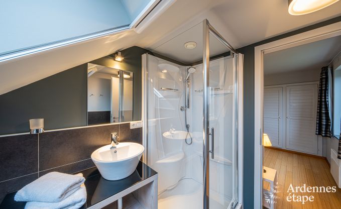 Luxusvilla in Houffalize: Unterkunft f�r 18 Personen mit Pool, Sauna und privatem Garten in den Ardennen