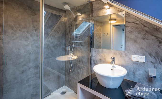 Luxusvilla in Houffalize: Unterkunft f�r 18 Personen mit Pool, Sauna und privatem Garten in den Ardennen