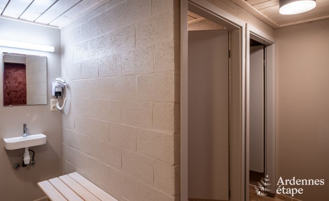 Luxusvilla in Houffalize: Unterkunft f�r 18 Personen mit Pool, Sauna und privatem Garten in den Ardennen