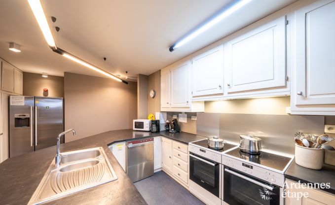 Luxusvilla in Houffalize: Unterkunft f�r 18 Personen mit Pool, Sauna und privatem Garten in den Ardennen