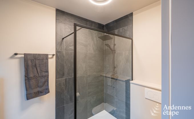 Luxusvilla in Houffalize: Unterkunft f�r 18 Personen mit Pool, Sauna und privatem Garten in den Ardennen