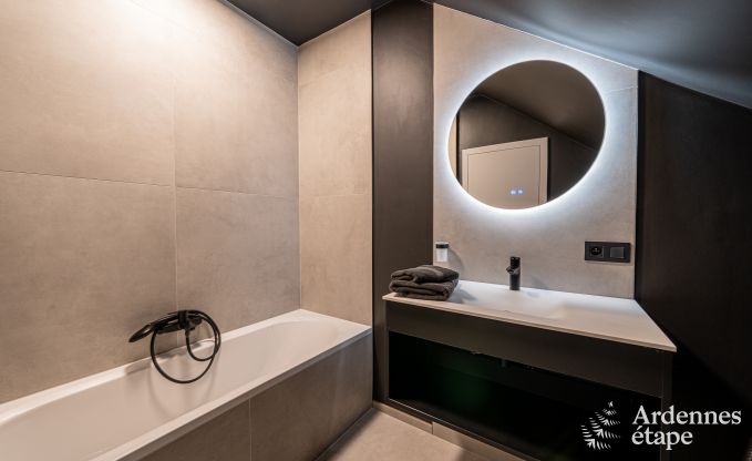 Luxusvilla in Houffalize: Unterkunft f�r 18 Personen mit Pool, Sauna und privatem Garten in den Ardennen