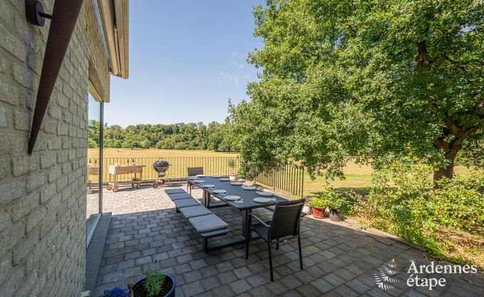 Gerumiges Ferienhaus in Houyet fr 12 Personen mit 5 Schlafzimmern, groem Spielbereich und privater Terrasse