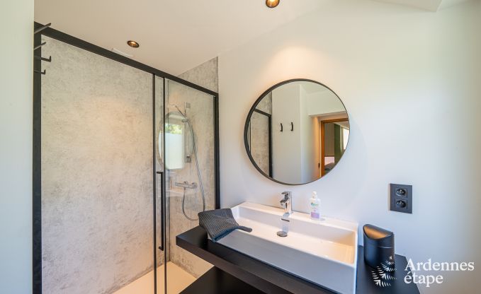 Gerumiges Ferienhaus in Houyet fr 12 Personen mit 5 Schlafzimmern, groem Spielbereich und privater Terrasse