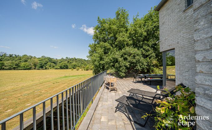 Gerumiges Ferienhaus in Houyet fr 12 Personen mit 5 Schlafzimmern, groem Spielbereich und privater Terrasse