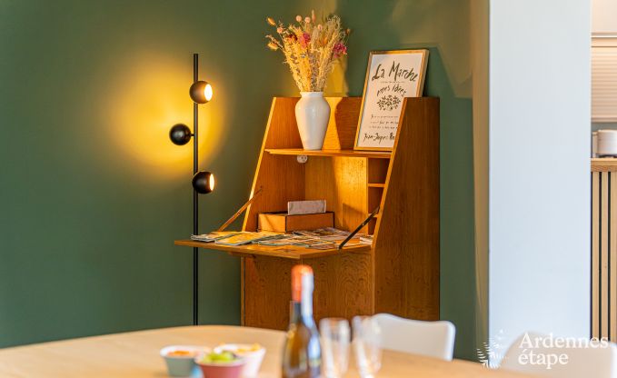 Gerumiges Ferienhaus in Houyet fr 12 Personen mit 5 Schlafzimmern, groem Spielbereich und privater Terrasse