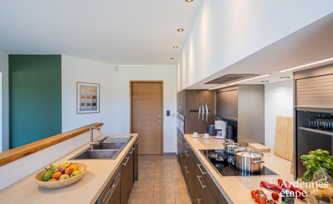 Gerumiges Ferienhaus in Houyet fr 12 Personen mit 5 Schlafzimmern, groem Spielbereich und privater Terrasse