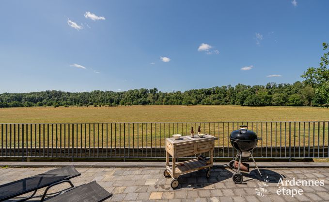 Gerumiges Ferienhaus in Houyet fr 12 Personen mit 5 Schlafzimmern, groem Spielbereich und privater Terrasse