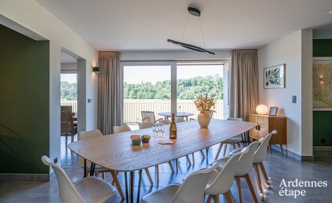 Ger�umiges Ferienhaus in Houyet f�r 12 Personen mit 5 Schlafzimmern, gro�em Spielbereich und privater Terrasse