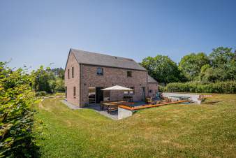 Ferienhaus fr 9 Personen in Wanlin mit 4 Schlafzimmern und eingezuntem Garten. Zwei Hunde willkommen