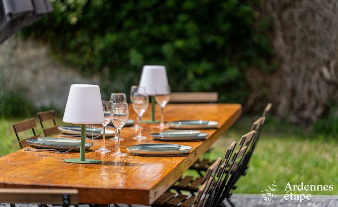 Gerumiges Ferienhaus fr 12 Personen mit 4 Schlafzimmern, 3 Badezimmern, Jacuzzi, Spielzimmer und Garten