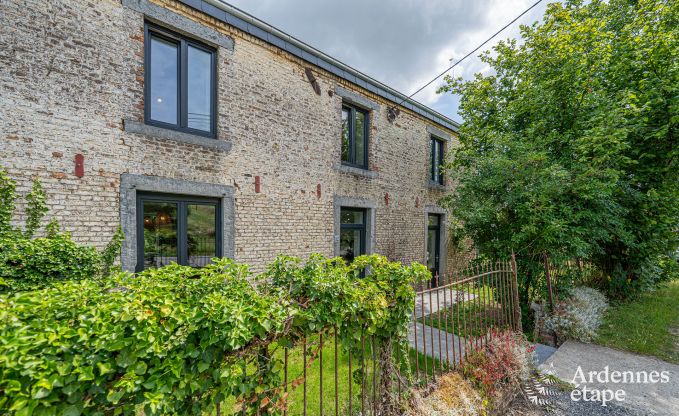 Gerumiges Ferienhaus fr 12 Personen mit 4 Schlafzimmern, 3 Badezimmern, Jacuzzi, Spielzimmer und Garten