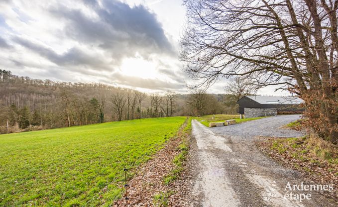 Abgelegenes Ferienhaus mit Pool in Houyet, Ardennen