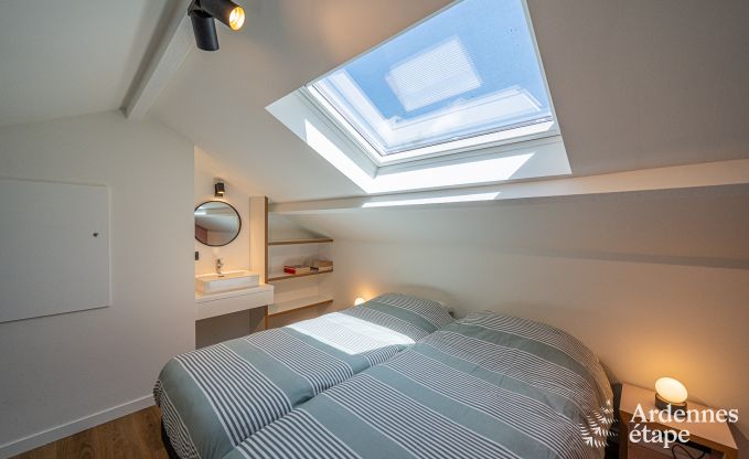 Gerumiges Ferienhaus in Houyet fr 12 Personen mit 5 Schlafzimmern, groem Spielbereich und privater Terrasse