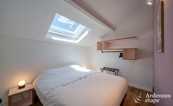 Gerumiges Ferienhaus in Houyet fr 12 Personen mit 5 Schlafzimmern, groem Spielbereich und privater Terrasse