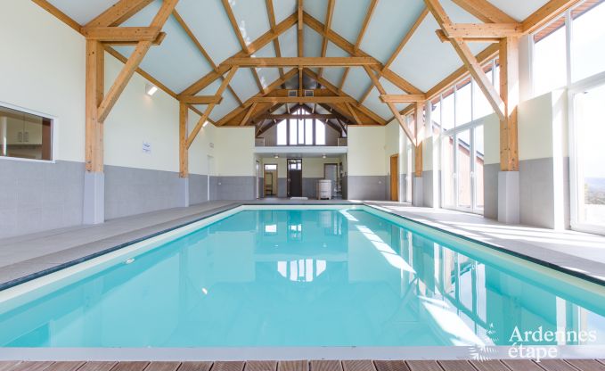 Ferienhaus für 48 Personen mit Schwimmbad und Wellness in La Roche
