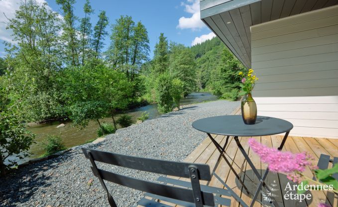 Ger�umiges Chalet am Wasser f�r 6 Personen mit Holzofen, Grill und privater Terrasse in La Roche-en-Ardenne