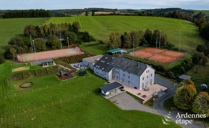Ferienhaus in L�glise, Ardennen, 32 Personen, gro�er privater Garten, Sportanlagen, Spa, Spielzimmer, optimaler Komfort