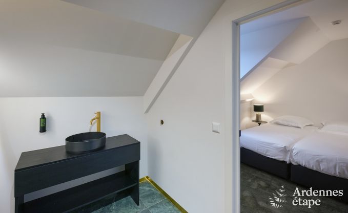 Schloss in Libin: eleganter Aufenthalt fr 40 Personen mit umfangreichen Annehmlichkeiten