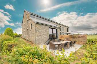 Charmantes Ferienhaus fr 15 in Libramont-Chevigny, Ardennen