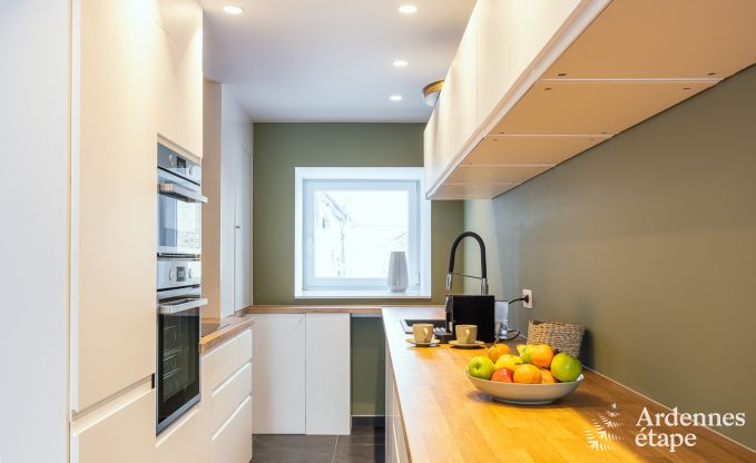 Chalet in Libramont: ger�umiges Ferienhaus f�r 20 Personen mit Spielzimmer, Garten und Grill in den Ardennen