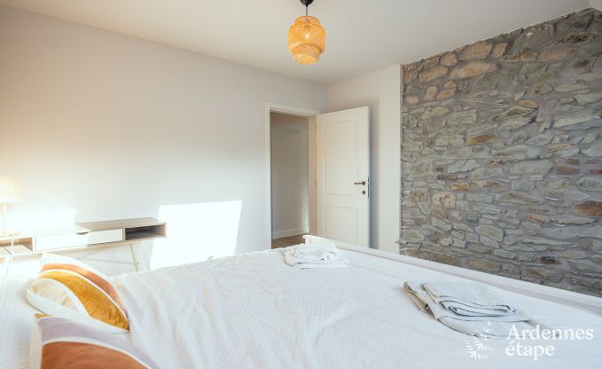 Chalet in Libramont: ger�umiges Ferienhaus f�r 20 Personen mit Spielzimmer, Garten und Grill in den Ardennen