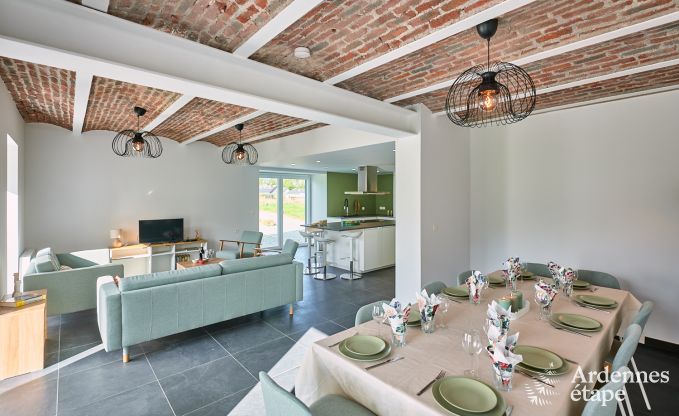 Chalet in Libramont: ger�umiges Ferienhaus f�r 20 Personen mit Spielzimmer, Garten und Grill in den Ardennen