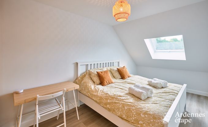 Chalet in Libramont: ger�umiges Ferienhaus f�r 20 Personen mit Spielzimmer, Garten und Grill in den Ardennen