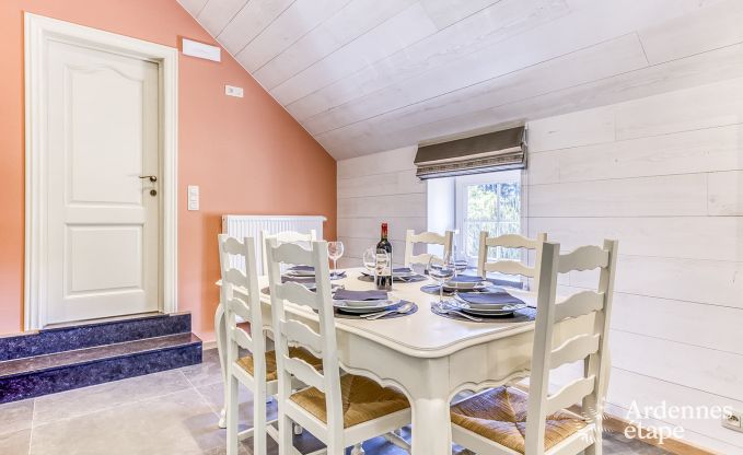 Luxuriöses Ferienhaus für 4/6 Personen auf einem Landgut mit Stallungen in Libramont
